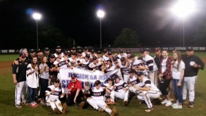 Madison Baseball: 2015 6-A regional champs.  Photo RT from @warhawkbaseball